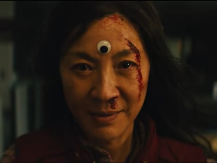 Michelle Yeoh dan Petualangan di Multiverse